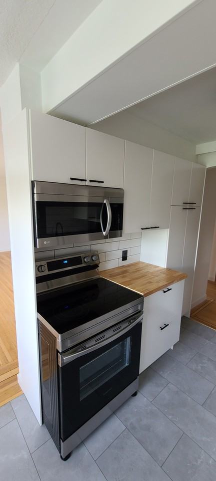 989 West 20th Ave - Photo 3 of 18
