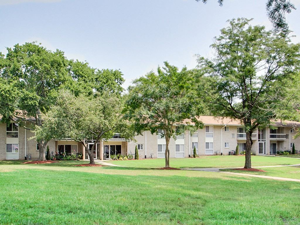 Conway Garden Apartments - Photo 2 of 12