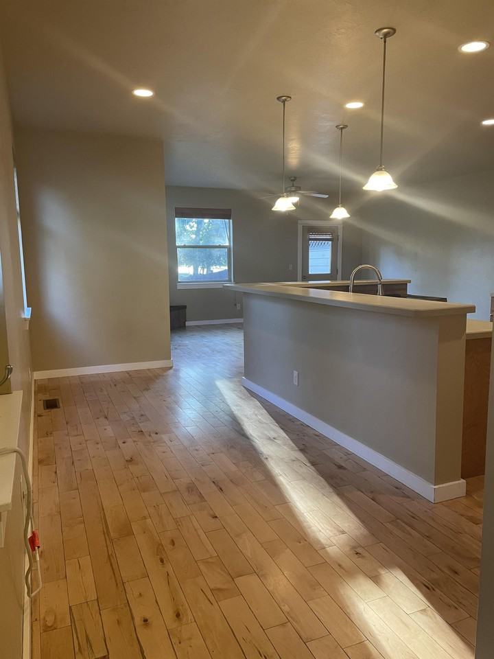 640 Sanders Ave #1 - Photo 2 of 20