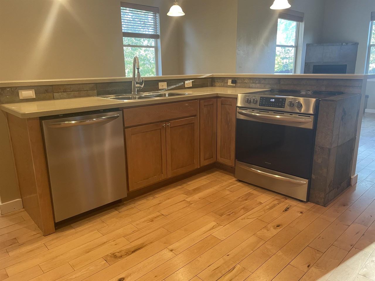 640 Sanders Ave #1 - Photo 5 of 20