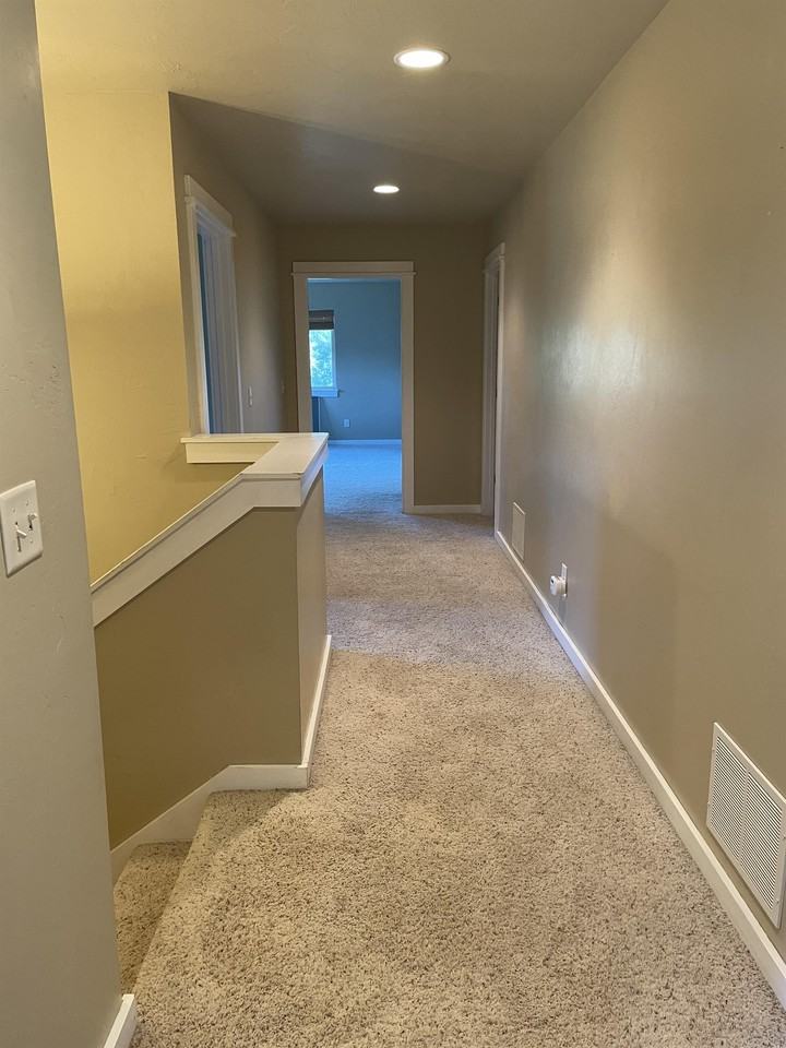 640 Sanders Ave #1 - Photo 7 of 20