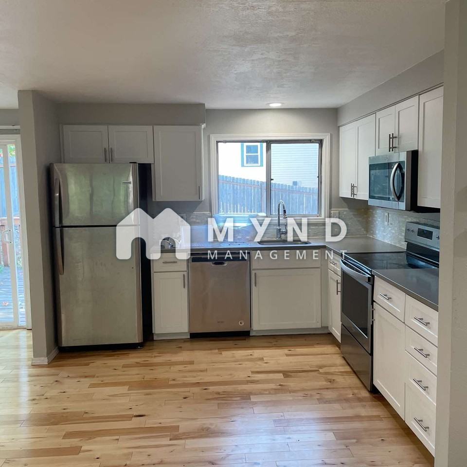 2772 2772 - 2776 SE Van Water St #2772 - Photo 3 of 7