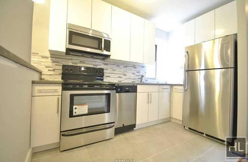 1280 Dean St #4F - Photo 2 of 8