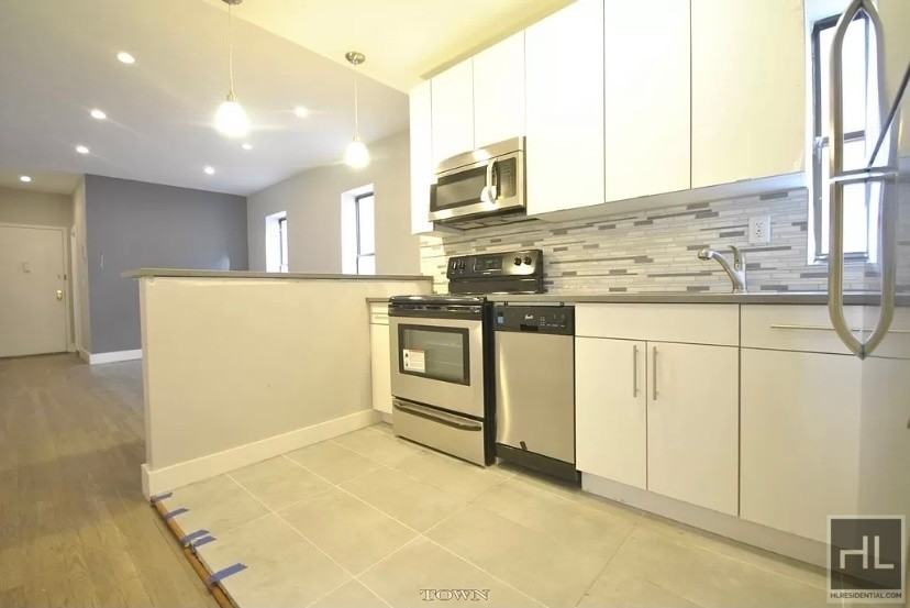 1280 Dean St #4F - Photo 3 of 8