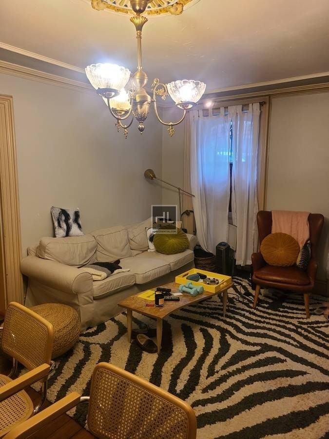 370 1/2 Pacific St #1 - Photo 3 of 18