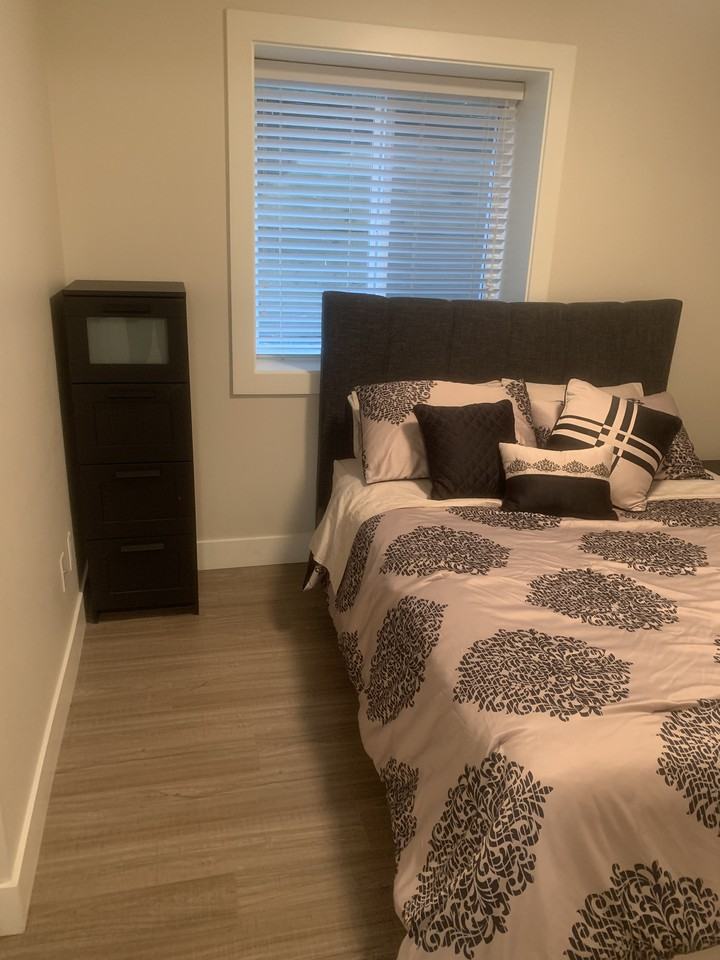 1141 Charland Ave - Photo 6 of 9