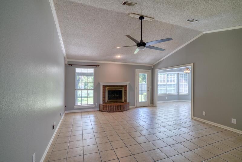 2209 W Quinton St - Photo 3 of 16