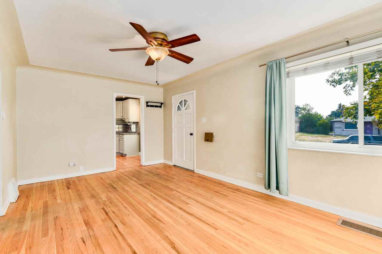 3208 Niagara St - Photo 7 of 34