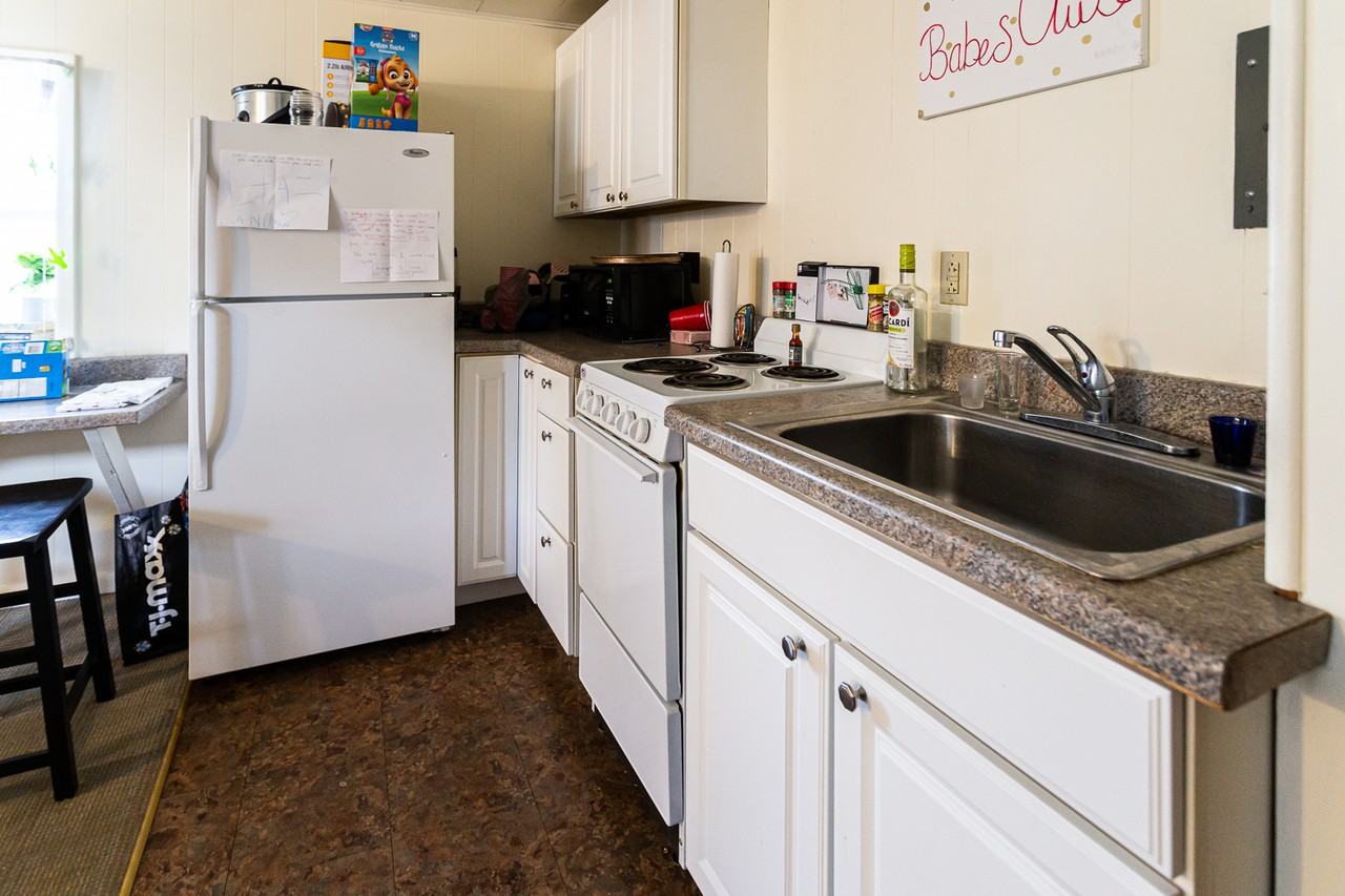 864 Wayne Ave #864 - Photo 3 of 8