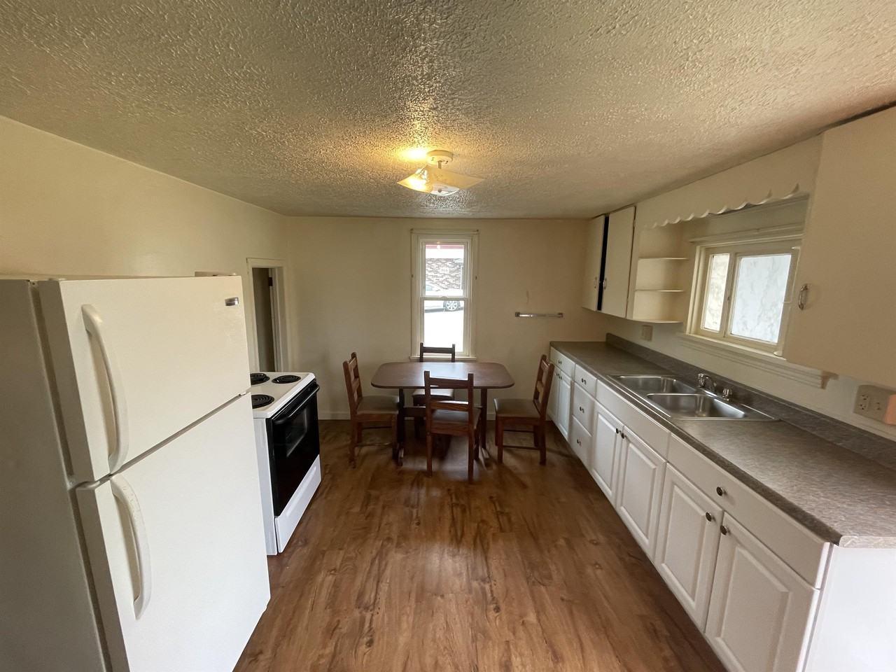 854 Wayne Ave #854 - Photo 4 of 13