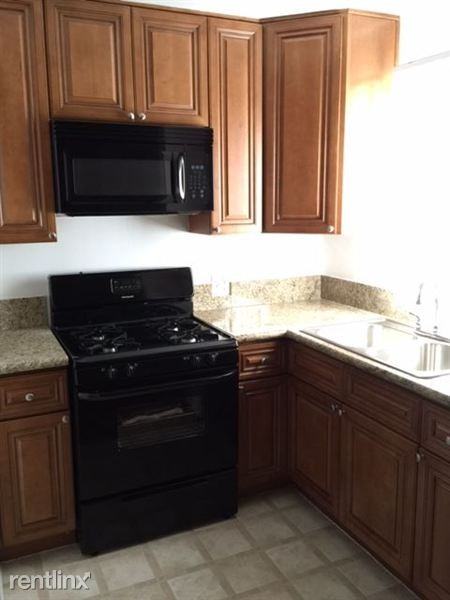 San Vicente Apartments - Photo 3 of 15