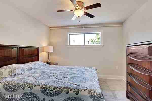 Marais Apartments - Photo 3 of 7