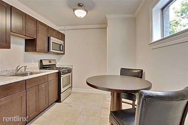 Marais Apartments - Photo 2 of 7