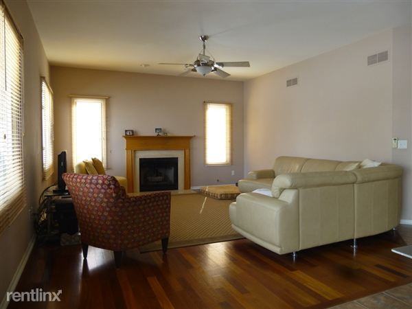 5724 Majestic Oaks Dr - Photo 3 of 5