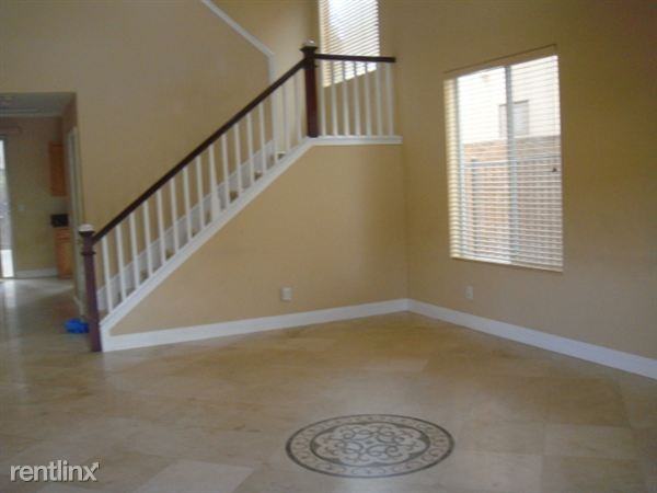 3712 Rd Runner Dr - Photo 2 of 10