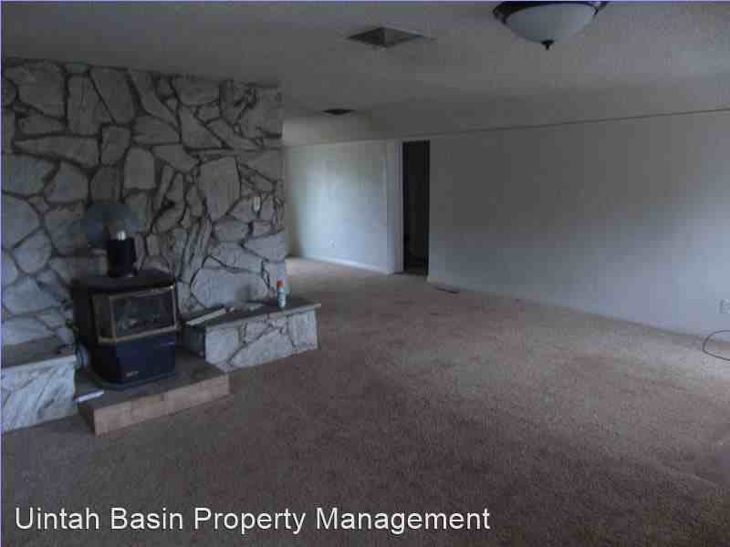 145 N 200 W - Photo 3 of 8