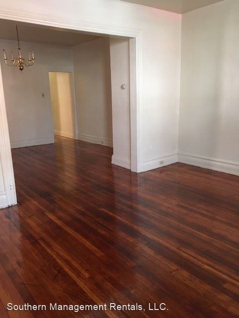 201 1/2 E Walnut St 1st floor - Photo 2 of 7