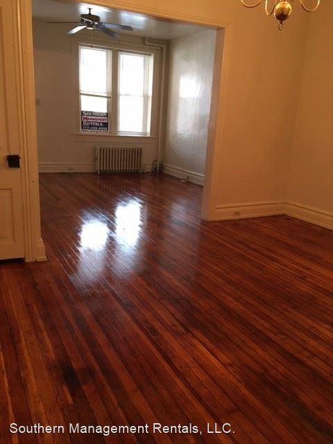 201 1/2 E Walnut St 1st floor - Photo 3 of 7