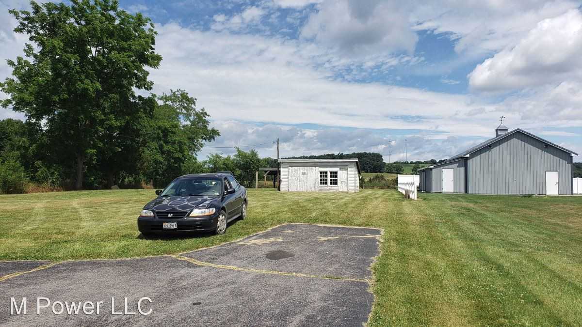 134 Wayside Dr - Photo 3 of 13