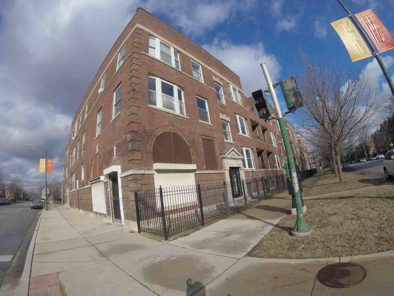 5700 S Michigan Ave - Photo 2 of 21