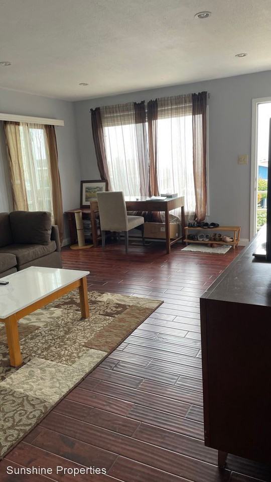 6517 Kensington Ave - Photo 3 of 10