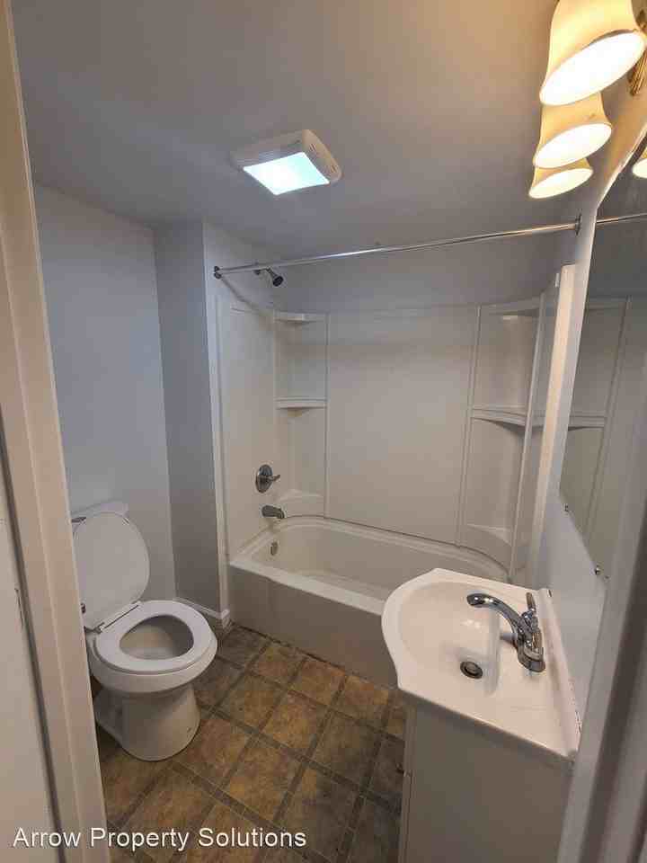 205 Baronne St. - Photo 2 of 7
