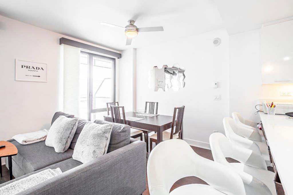 Rue Ottawa #608 - Photo 2 of 31