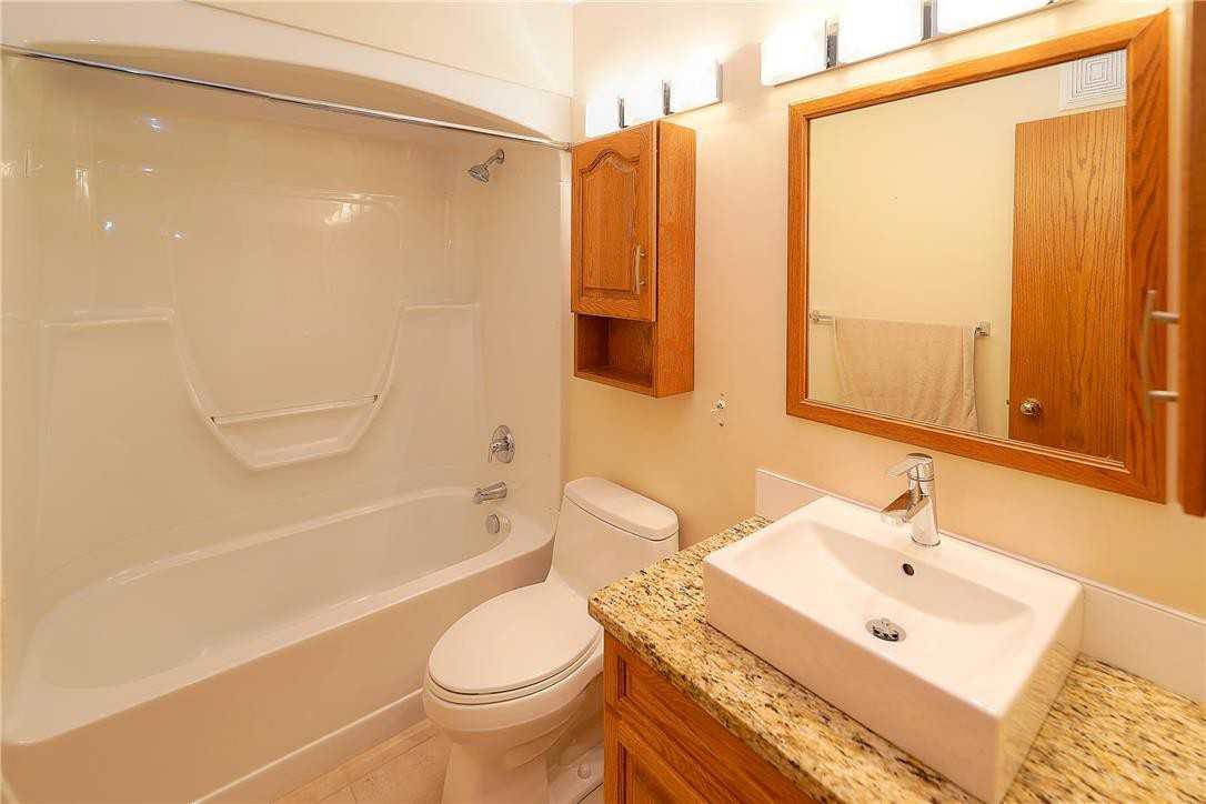 92 Bernfield Bay - Photo 3 of 17