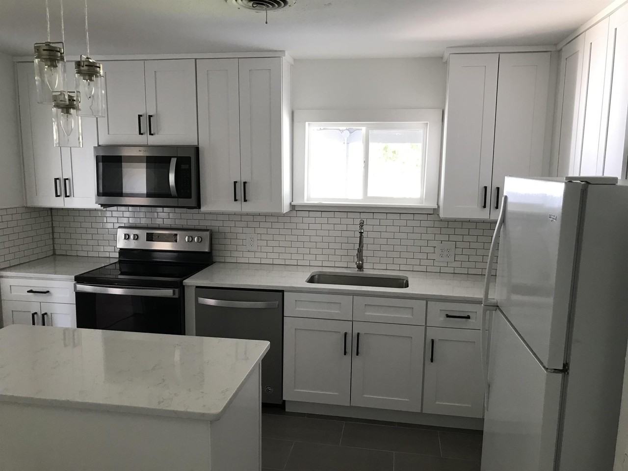 135 Brettonwood Dr - 1 #1 - Photo 3 of 17