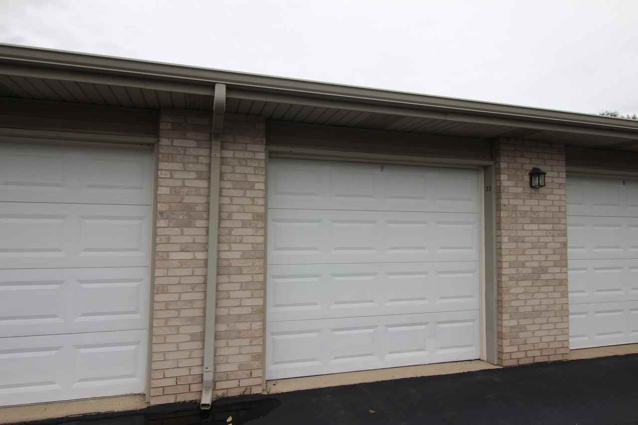 1053 1053 Ashley Ct 1A - Photo 2 of 13