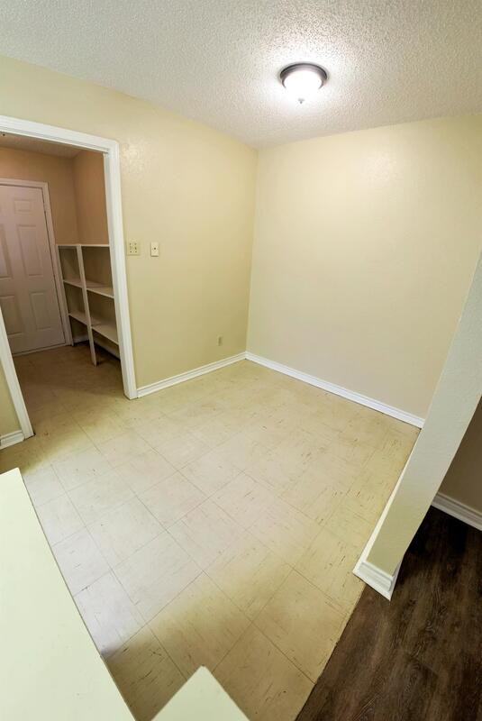 6932 Country Ests - Photo 4 of 12