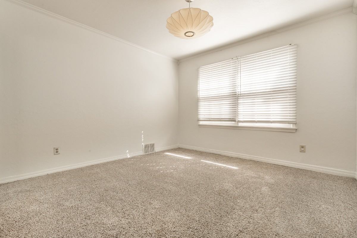 2605 Abbey Road #1 - Photo 7 of 10