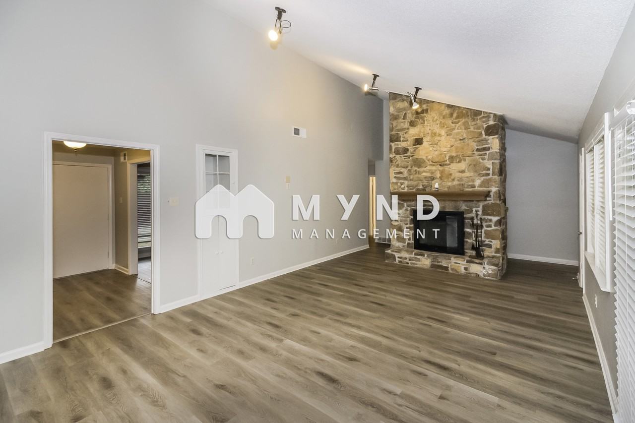 2506 Cardigan Dr - Photo 2 of 16