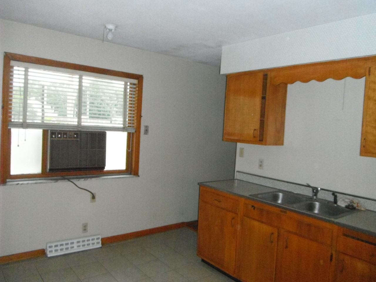 944-46 N. Hamilton Avenue - Photo 3 of 5