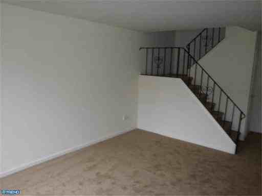 306 Valley Forge Ct - Photo 3 of 3