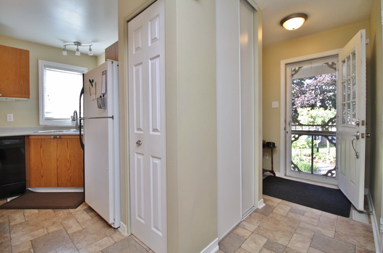 11 Springwater Drive - Photo 3 of 33