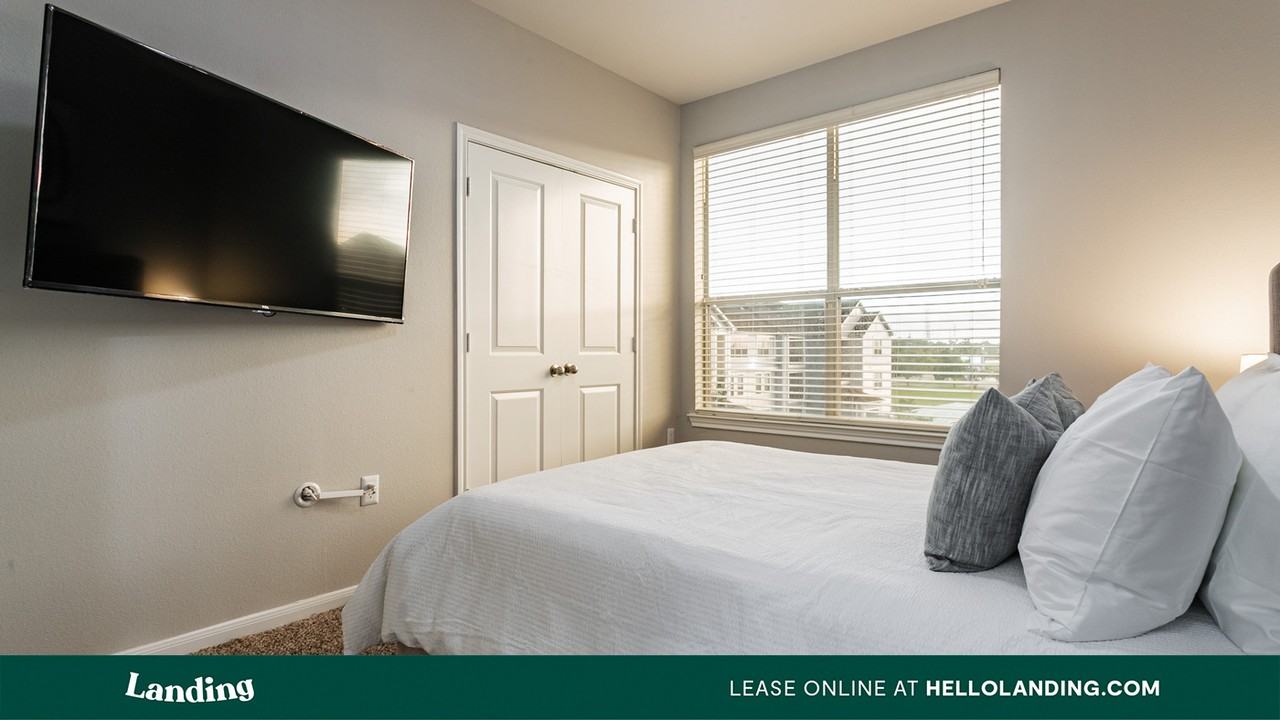 14807 Woodland Hills Dr - Photo 3 of 31