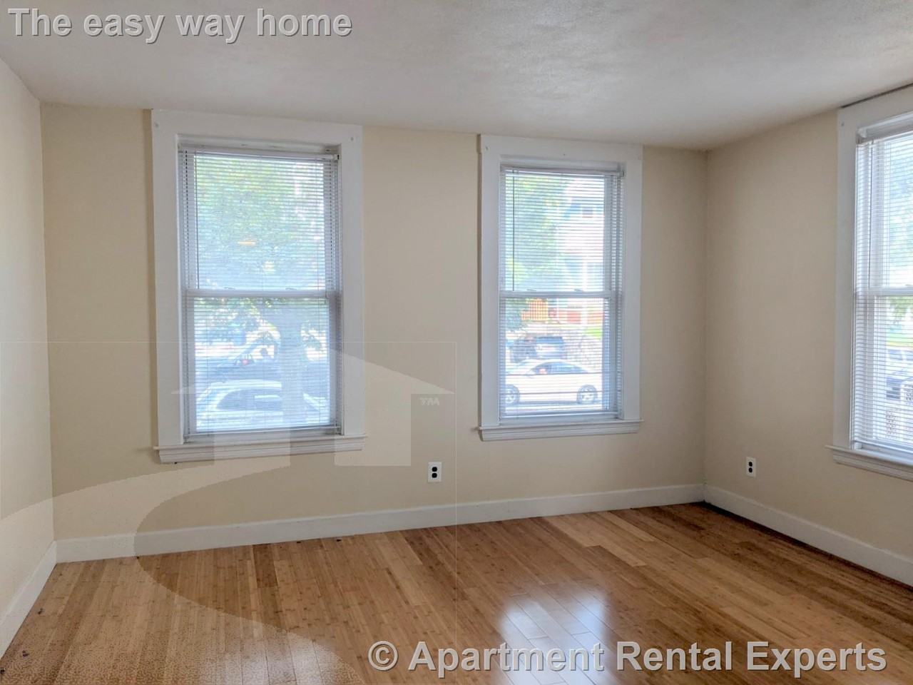 1102 Broadway #1 - Photo 3 of 16