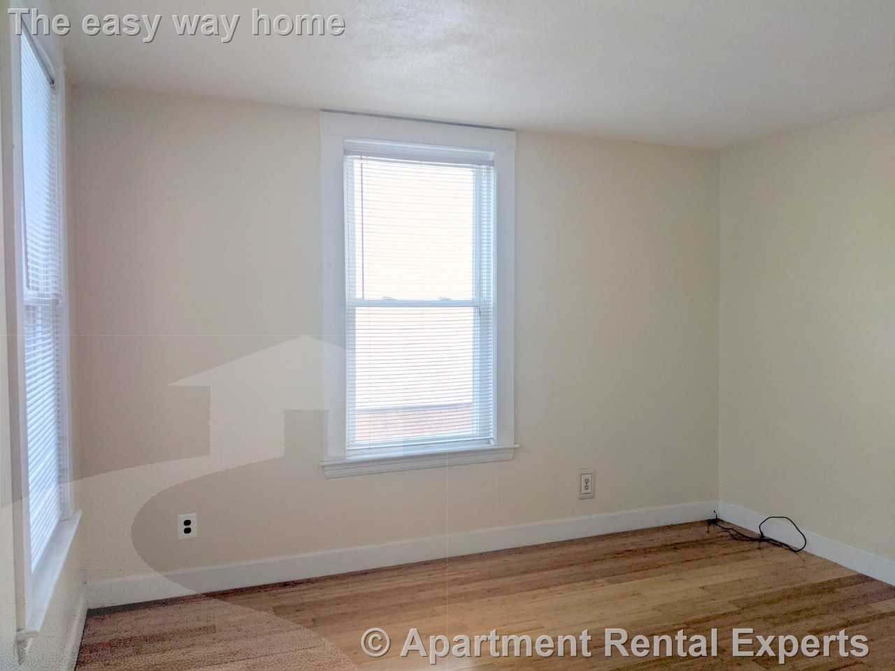 1102 Broadway #1 - Photo 4 of 16