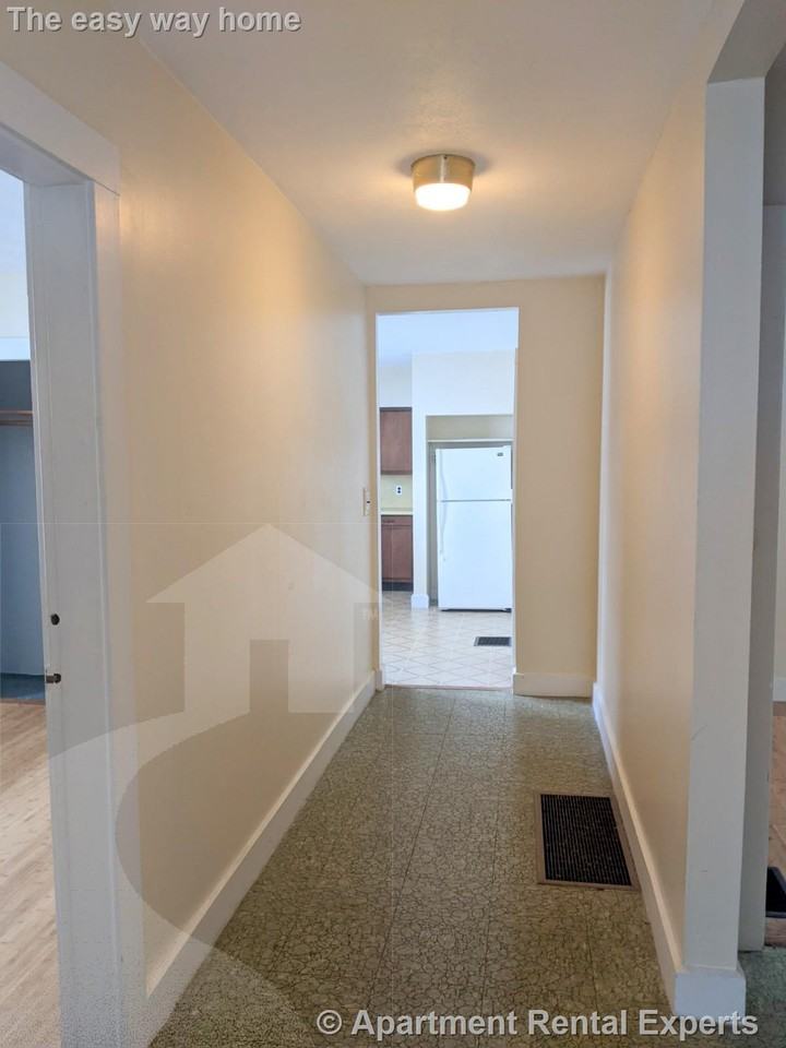 1102 Broadway #1 - Photo 6 of 16