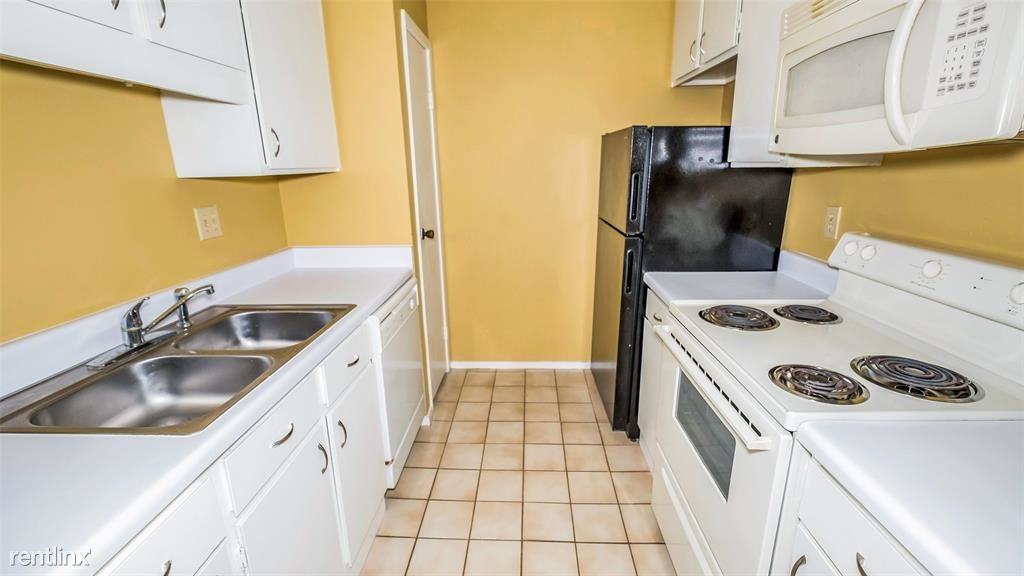 10051 Westpark Dr - Photo 2 of 10