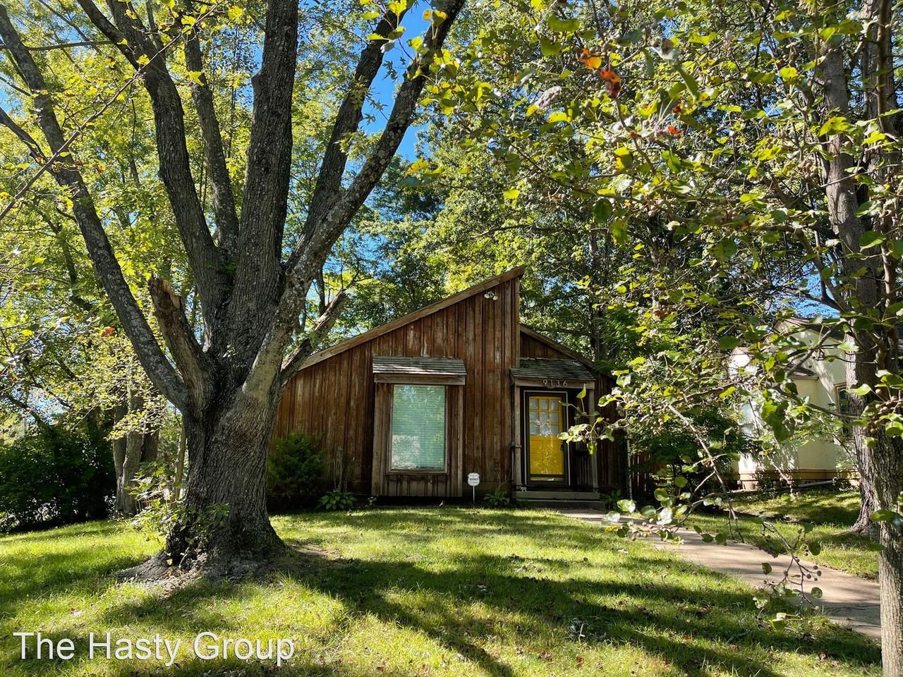 9136 Charlotte St - Photo 2 of 10