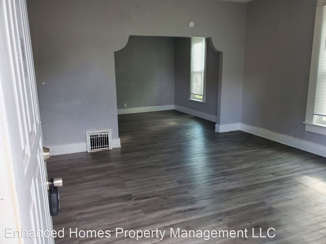 1903 W 1st St - Photo 2 of 12