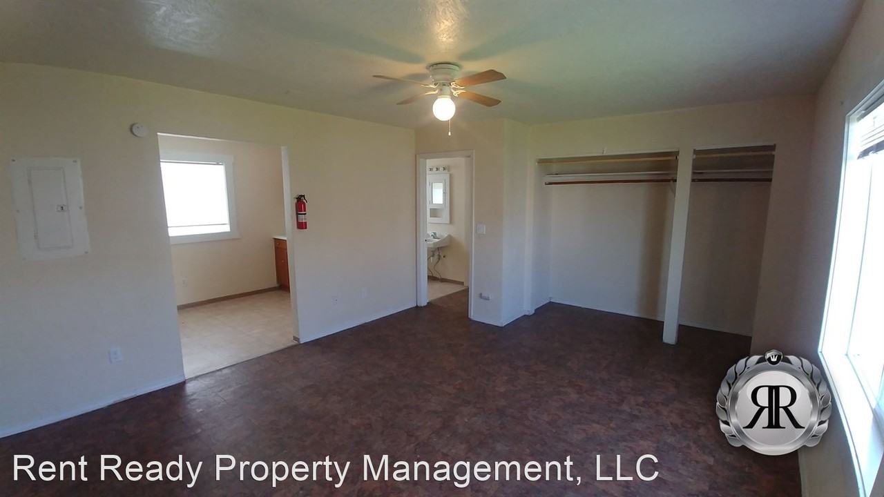 407 S 2nd St - Photo 2 of 10