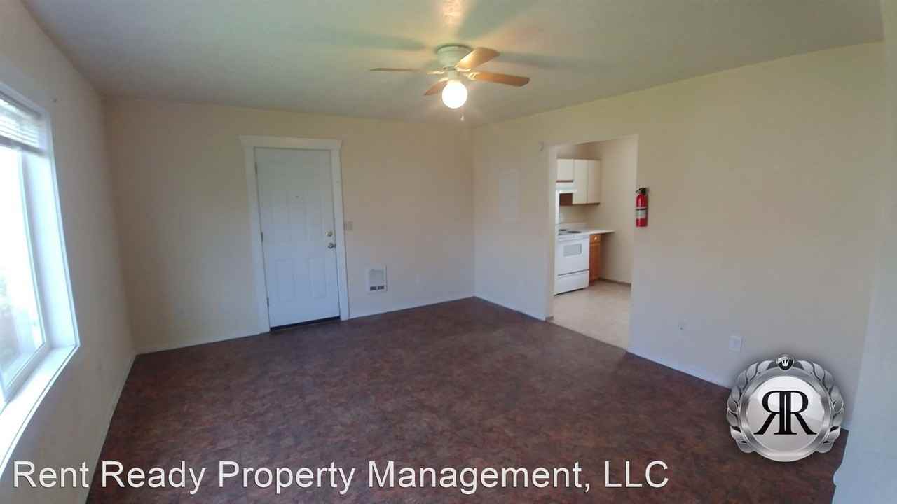 407 S 2nd St - Photo 3 of 10