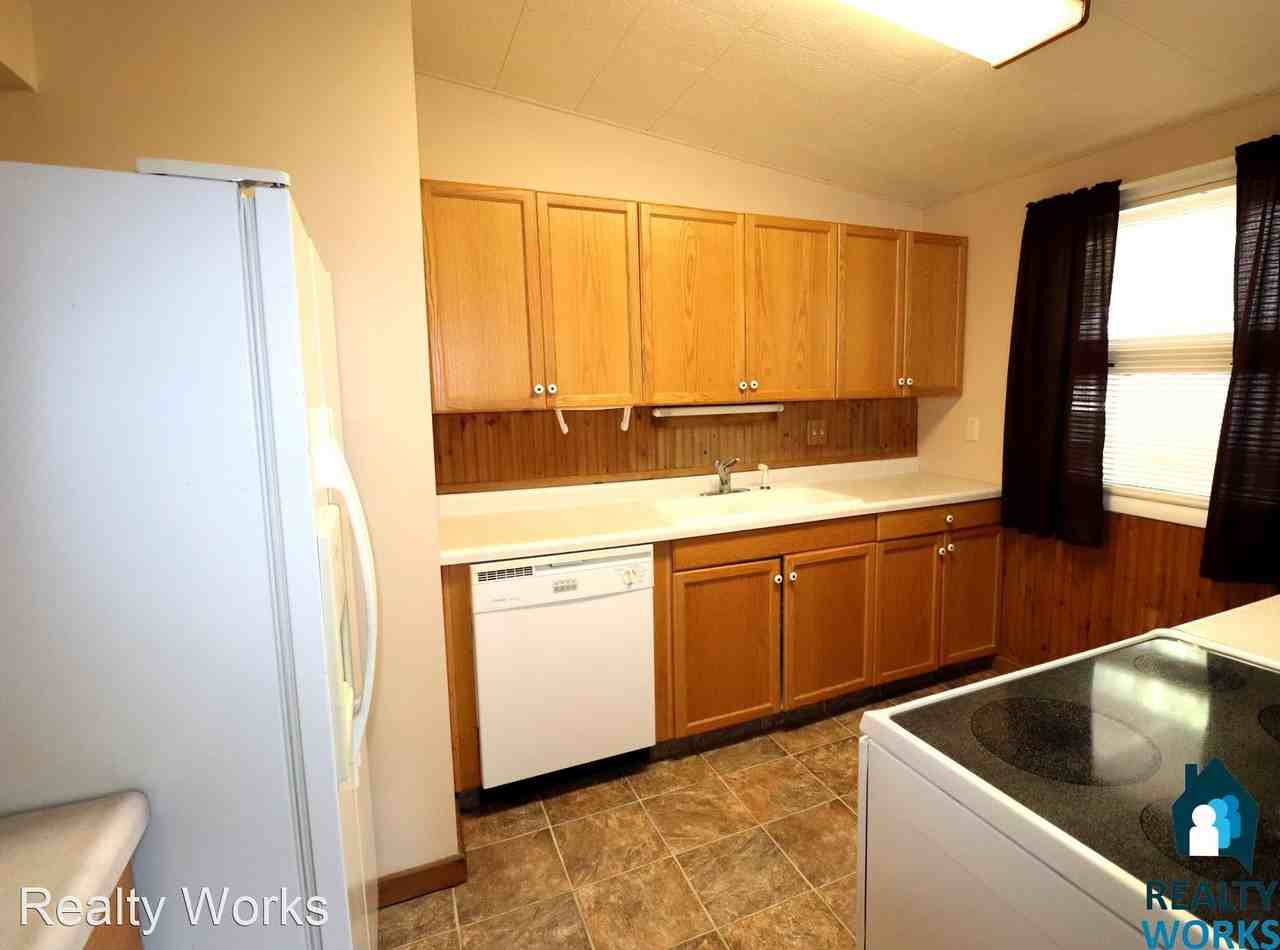 511 Eldora Ln - Photo 2 of 12