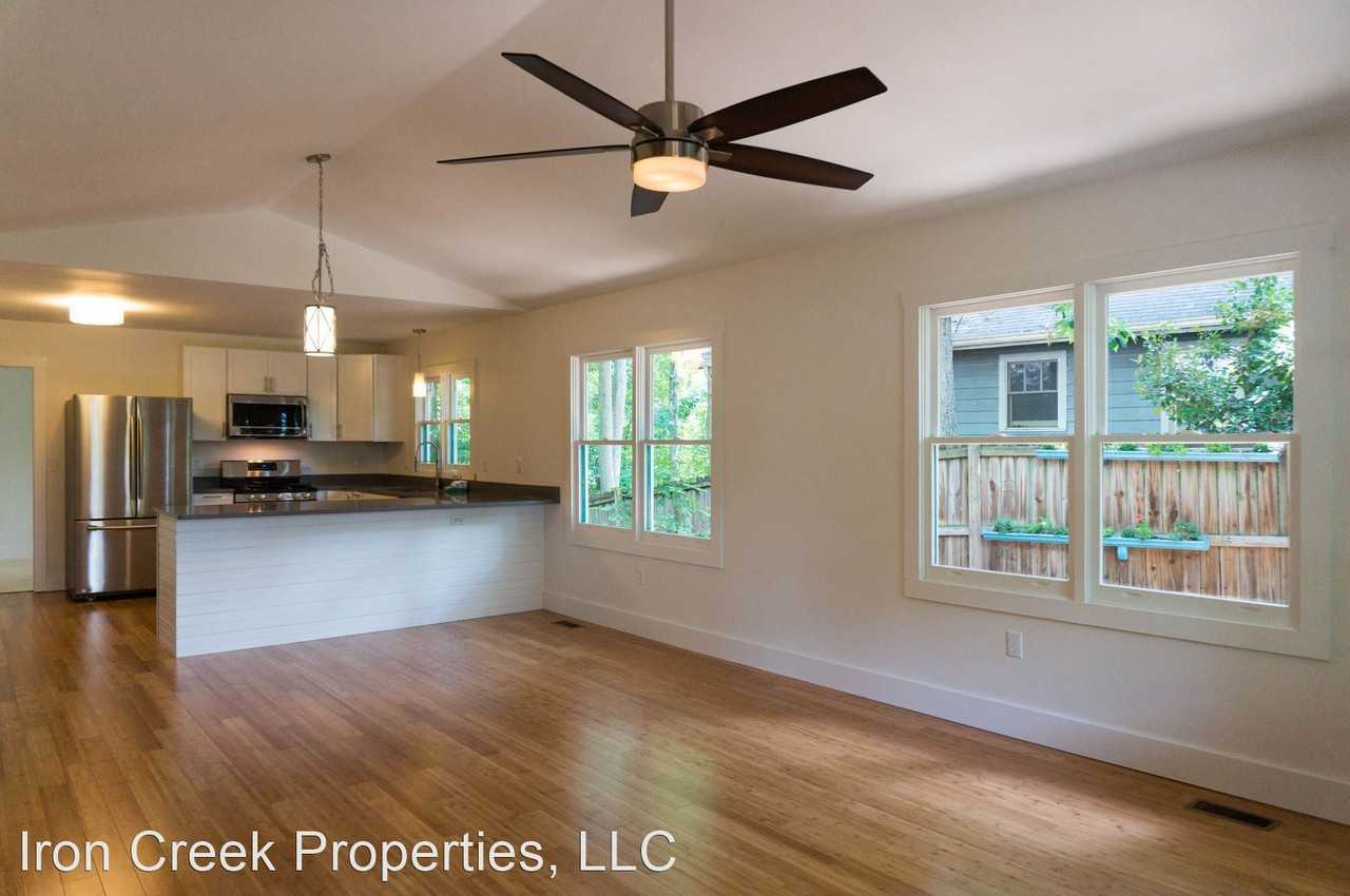 236 Courtland Pl - Photo 2 of 21