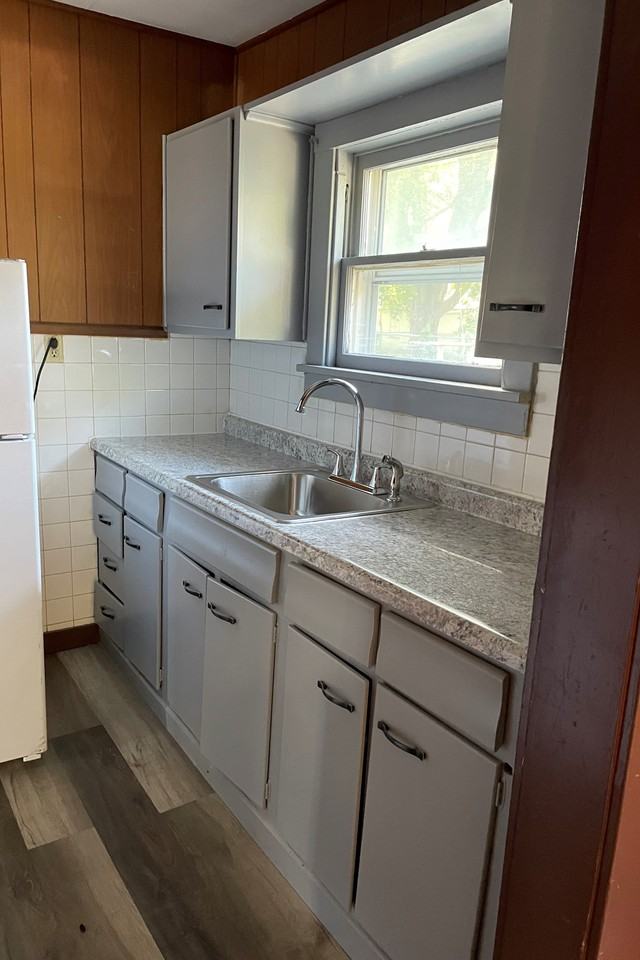 558 Se Gray St - Photo 2 of 9