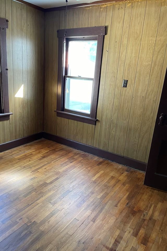 558 Se Gray St - Photo 3 of 9