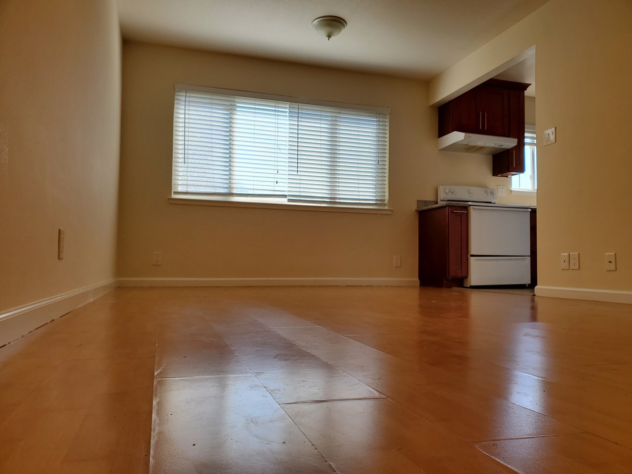 3014 Fruitvale Ave - Photo 2 of 8